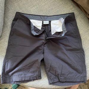 Columbia shorts flat front size 34